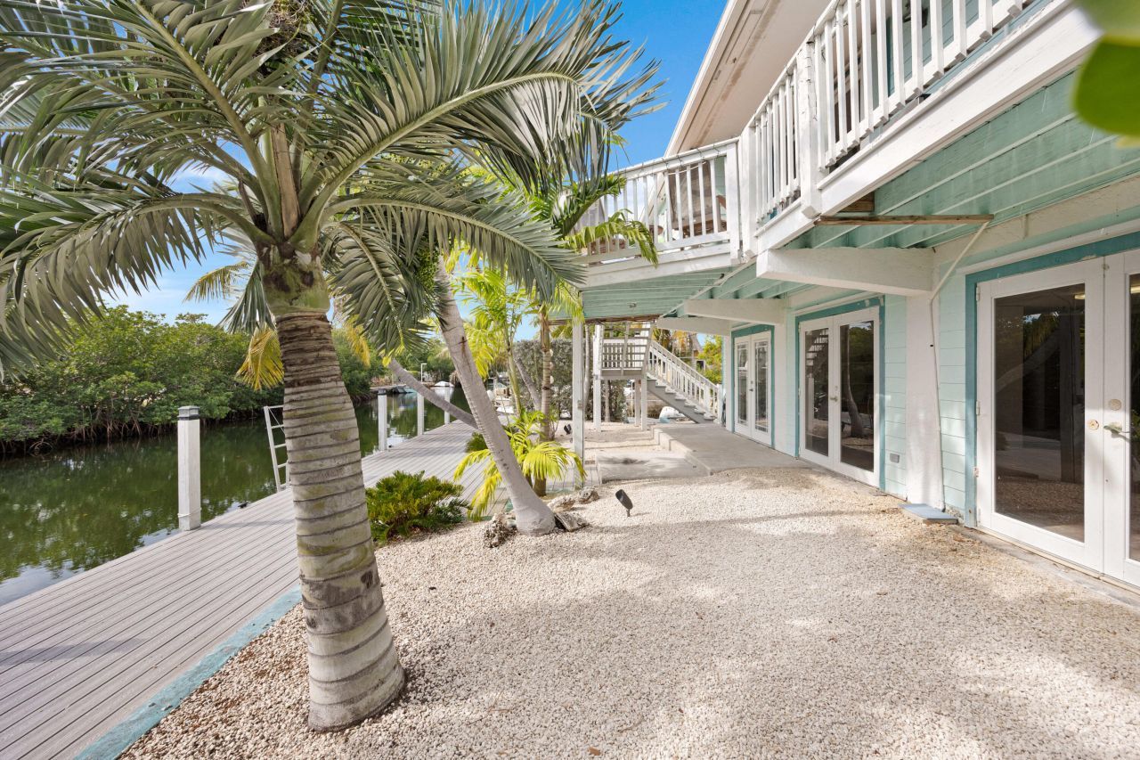 19881 Date Palm Drive, Sugarloaf, FL 33042 Photo