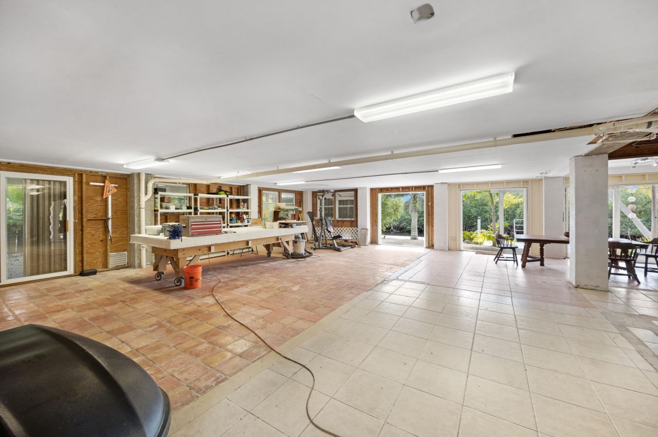 19881 Date Palm Drive, Sugarloaf, FL 33042 Photo