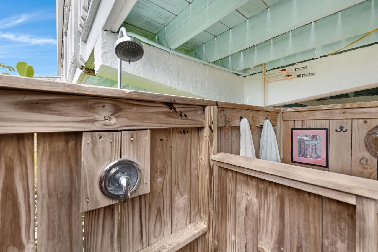 19881 Date Palm Drive, Sugarloaf, FL 33042 Photo