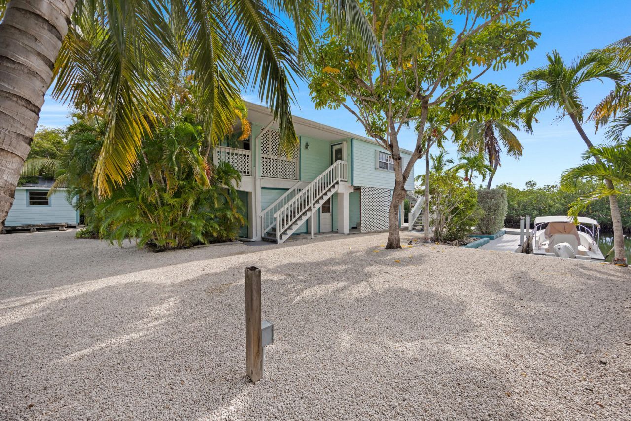 19881 Date Palm Drive, Sugarloaf, FL 33042 Photo