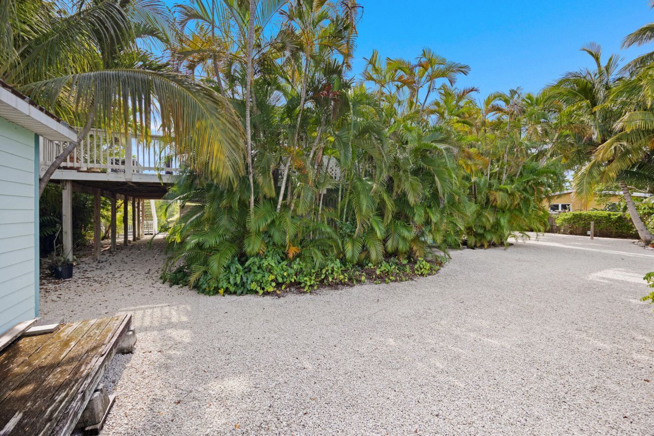 19881 Date Palm Drive, Sugarloaf, FL 33042 Photo