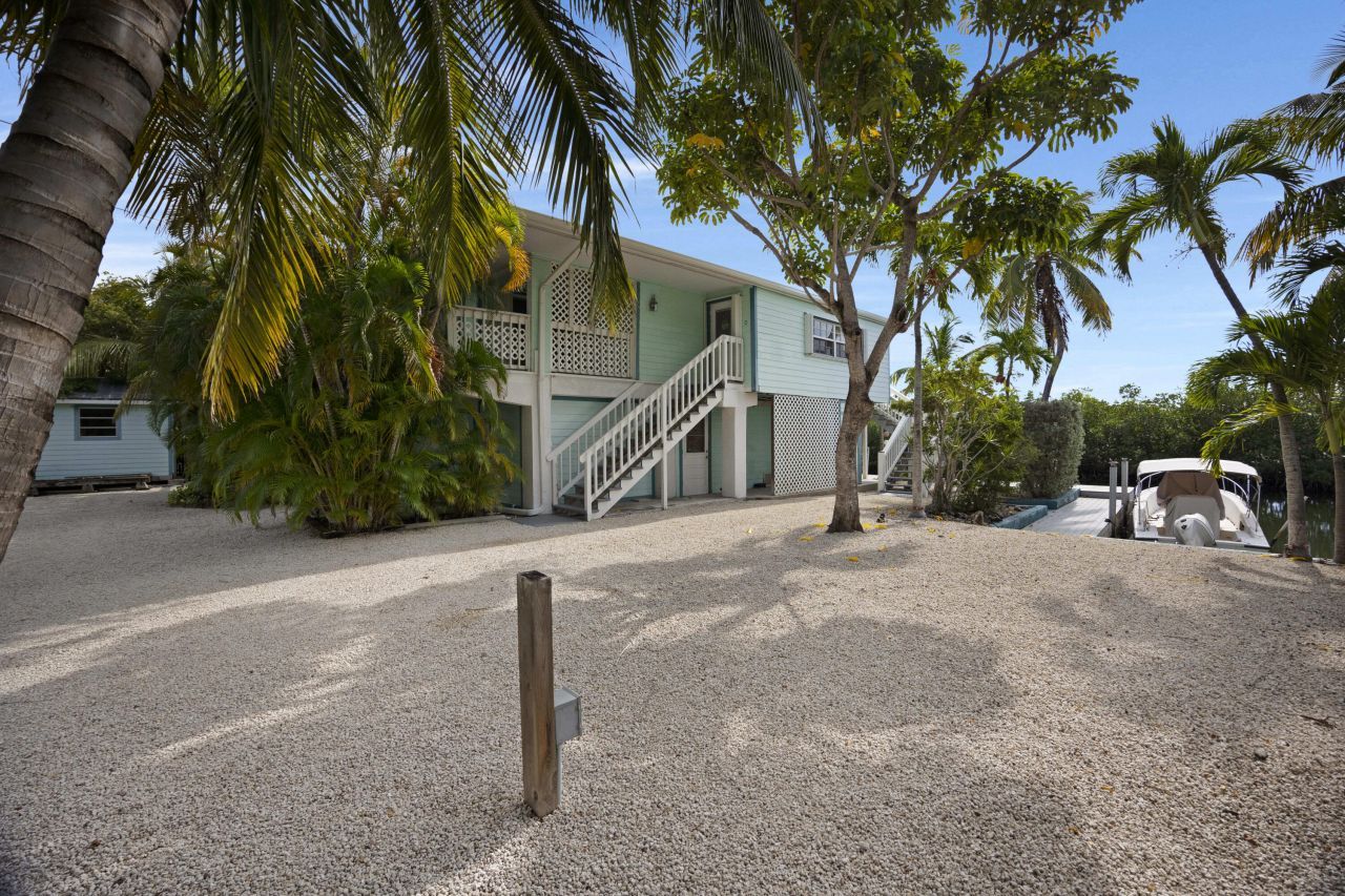 19881 Date Palm Drive, Sugarloaf, FL 33042 Photo