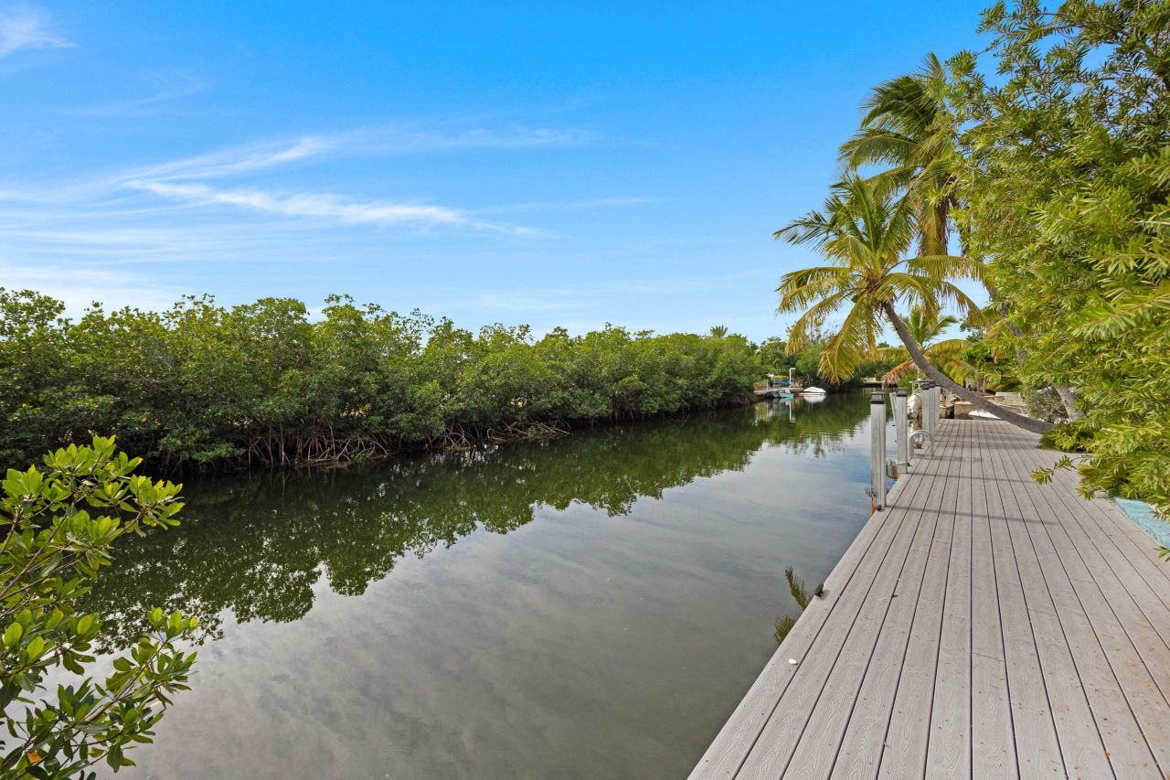 19881 Date Palm Drive, Sugarloaf, FL 33042 Photo