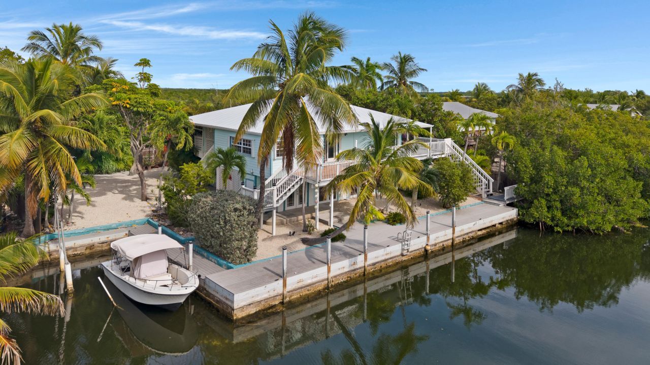 19881 Date Palm Drive, Sugarloaf, FL 33042 Photo