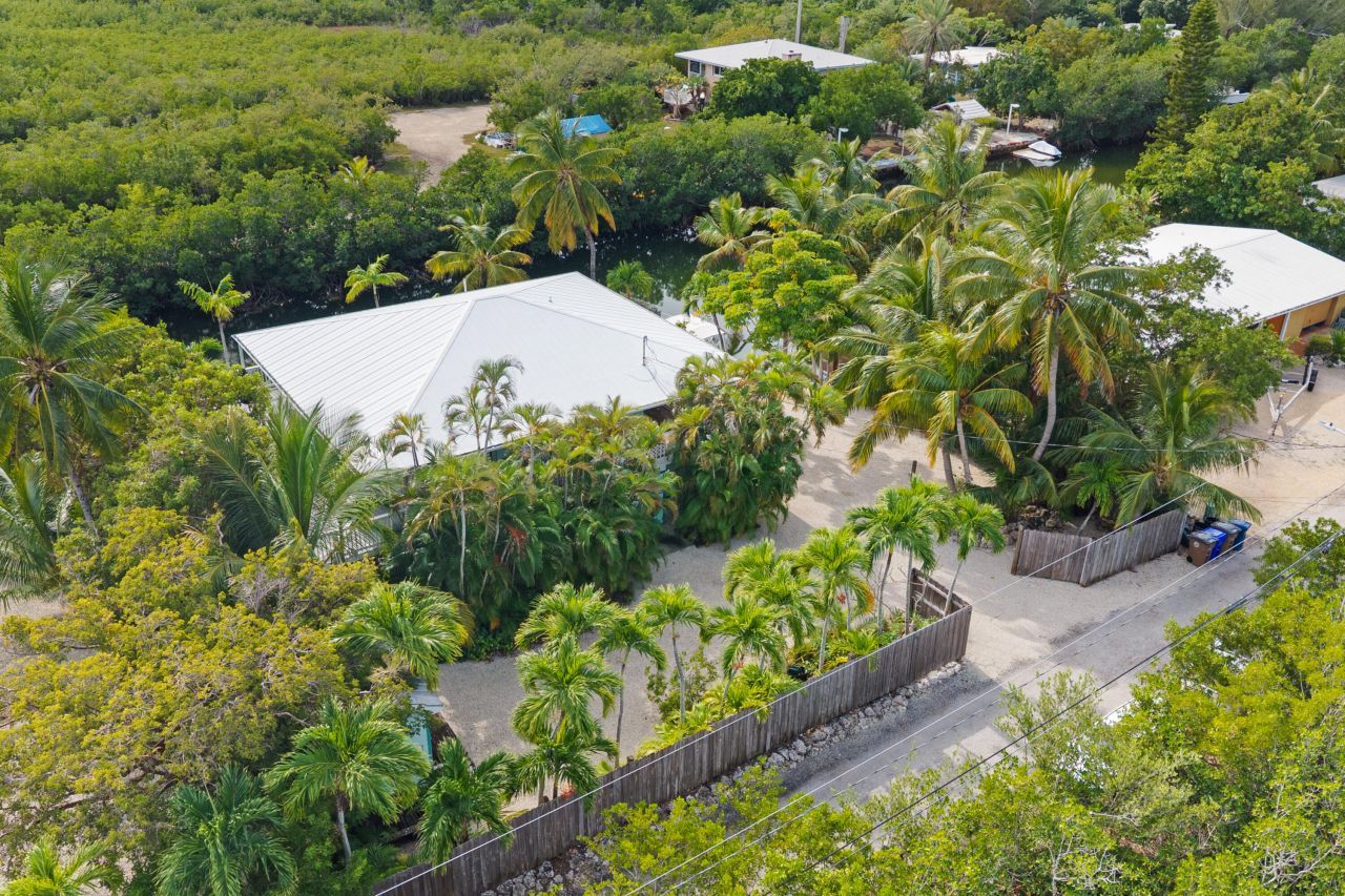 19881 Date Palm Drive, Sugarloaf, FL 33042 Photo