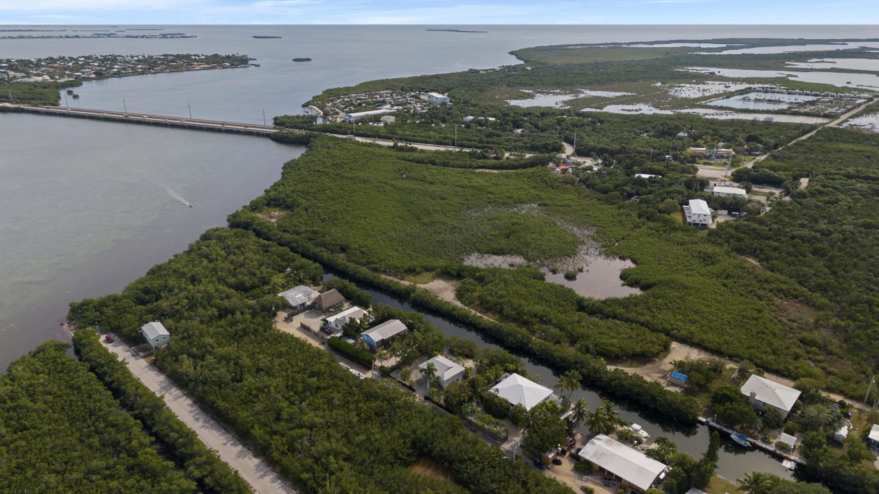 19881 Date Palm Drive, Sugarloaf, FL 33042 Photo