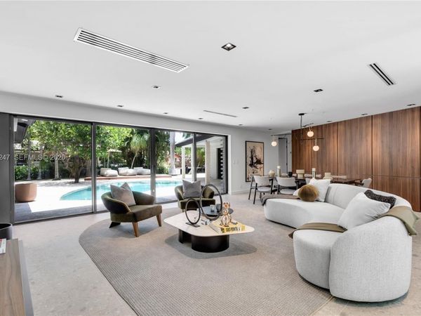 2500 Bayview Dr, Fort Lauderdale, FL 33305