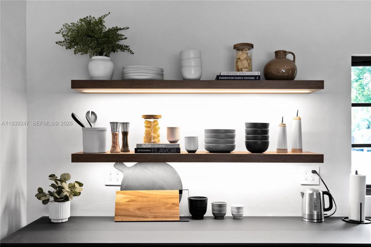 2500 Bayview Dr, Fort Lauderdale, FL 33305 Photo