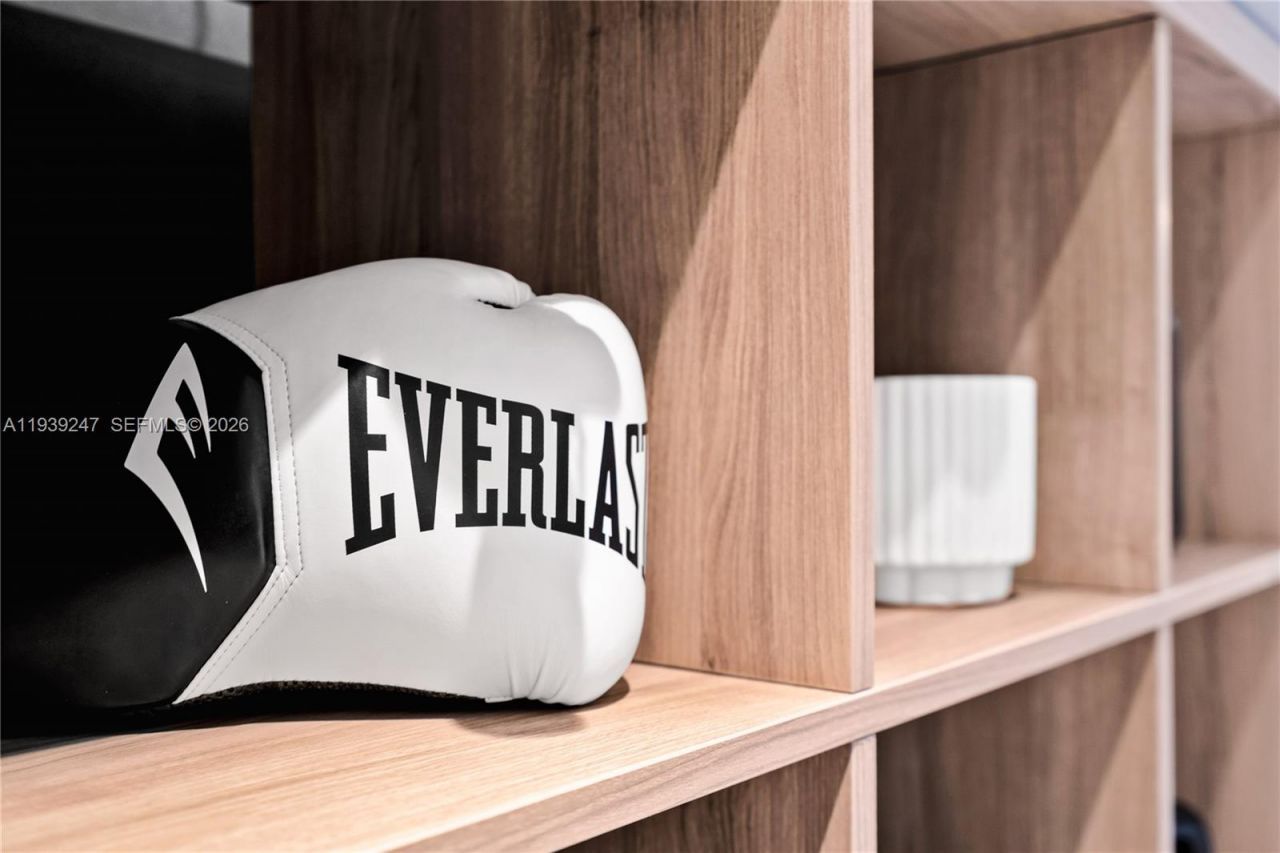 2500 Bayview Dr, Fort Lauderdale, FL 33305 Photo