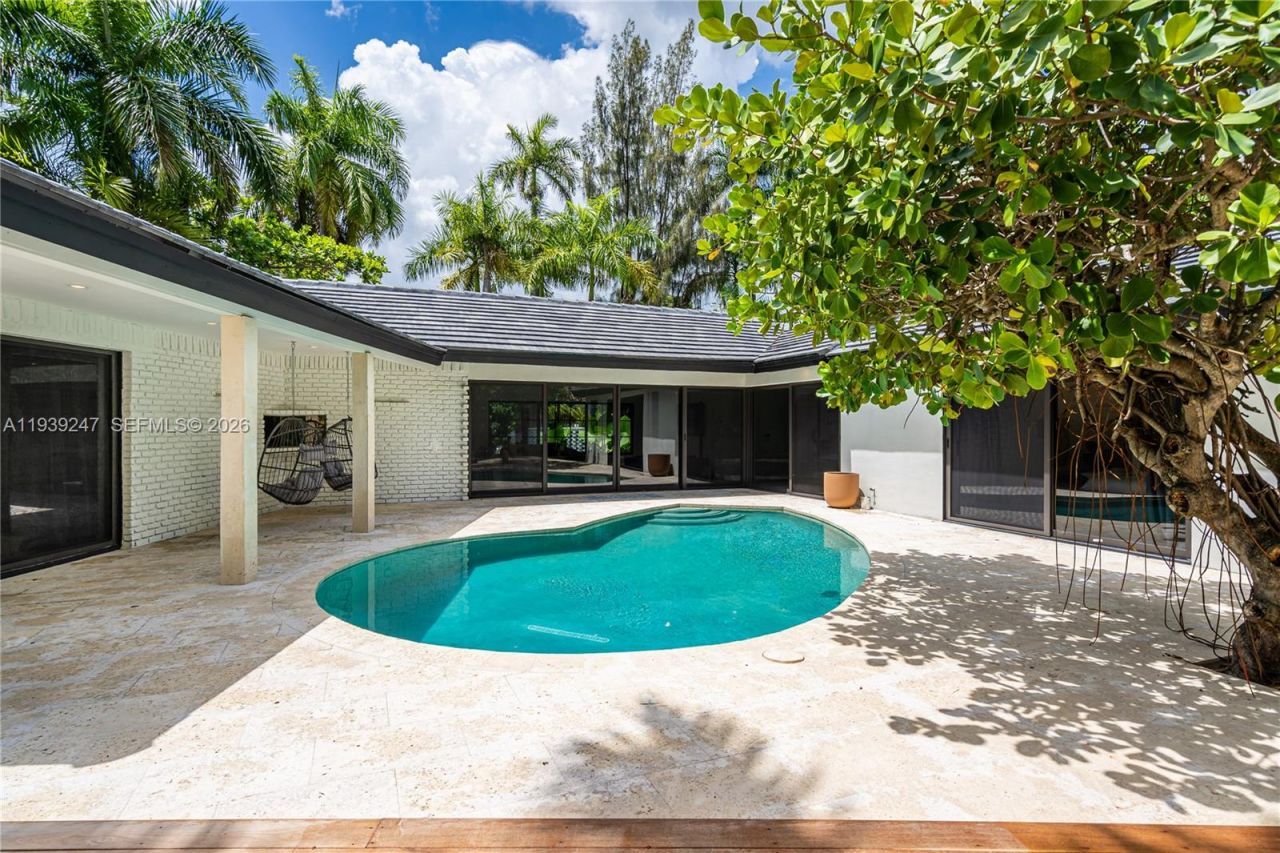 2500 Bayview Dr, Fort Lauderdale, FL 33305 Photo