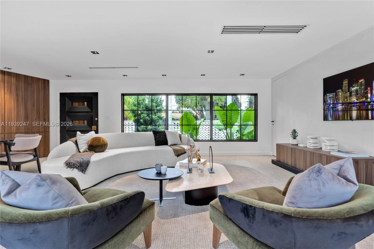 2500 Bayview Dr, Fort Lauderdale, FL 33305 Photo