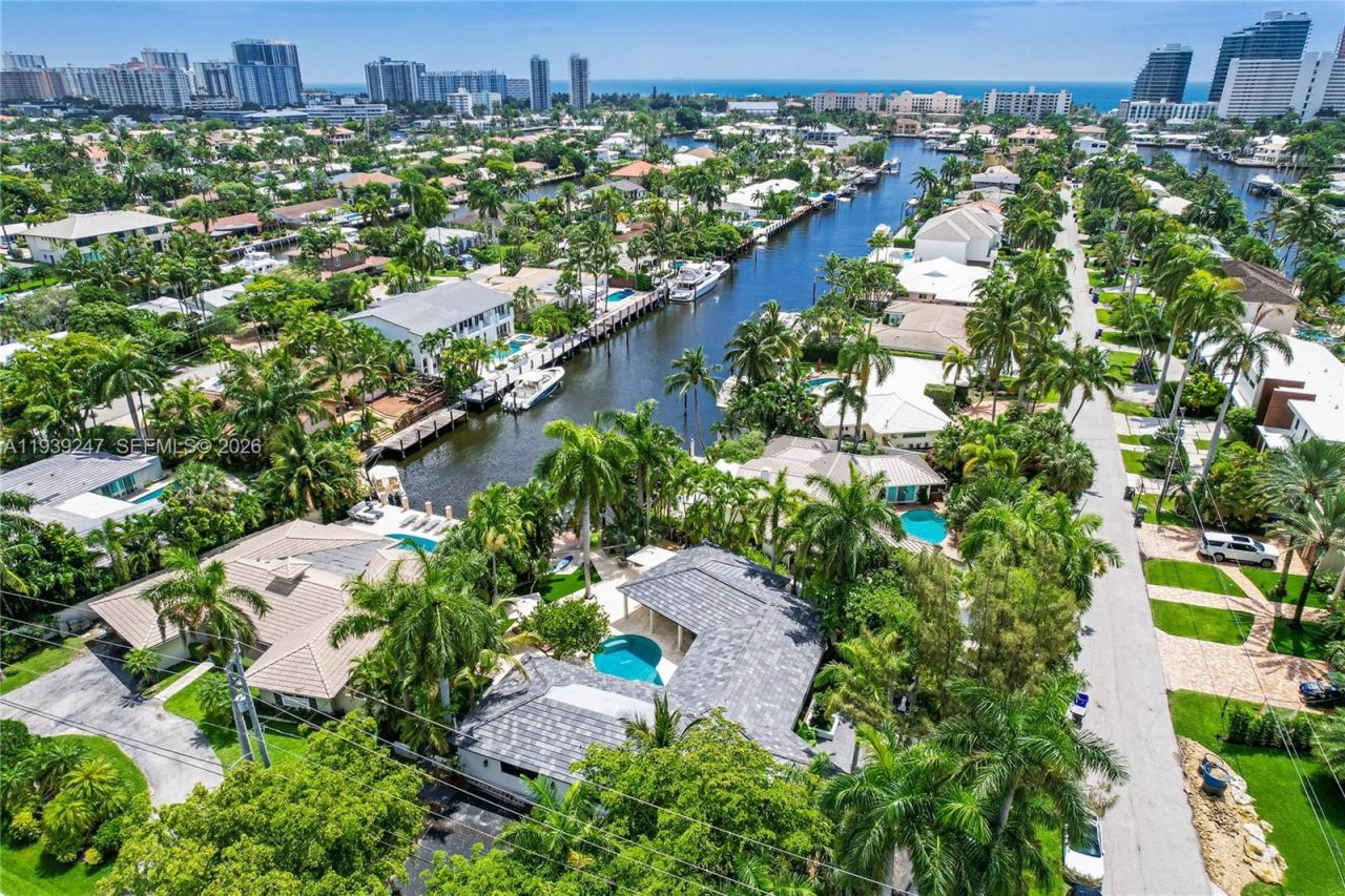 2500 Bayview Dr, Fort Lauderdale, FL 33305 Photo