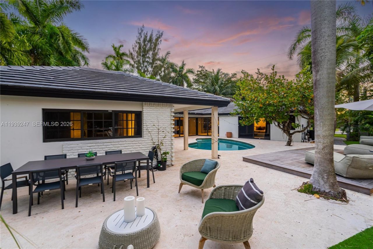 2500 Bayview Dr, Fort Lauderdale, FL 33305 Photo