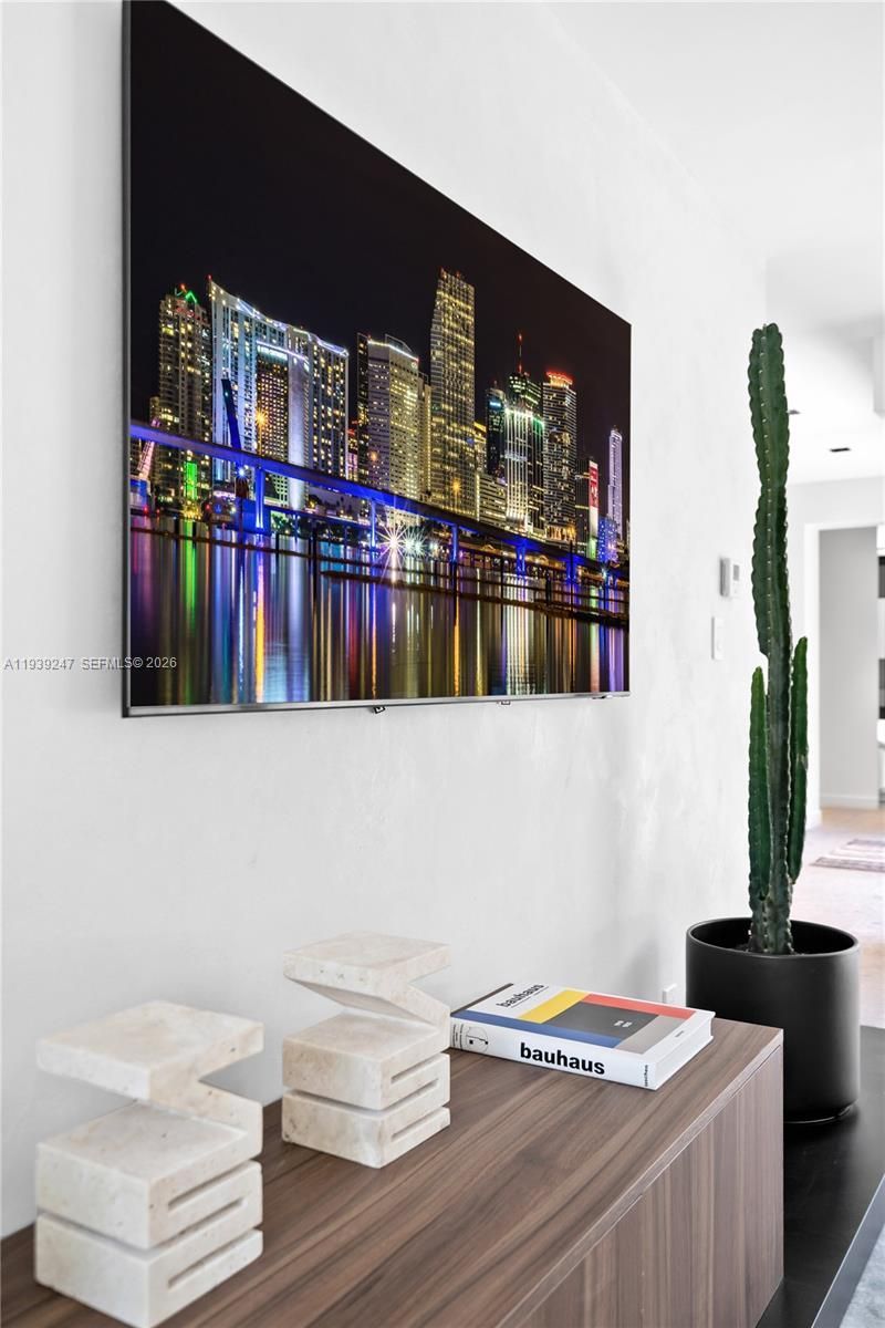 2500 Bayview Dr, Fort Lauderdale, FL 33305 Photo