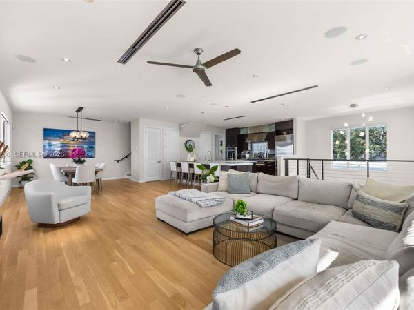 1317 NE 2nd St, Fort Lauderdale, FL 33301