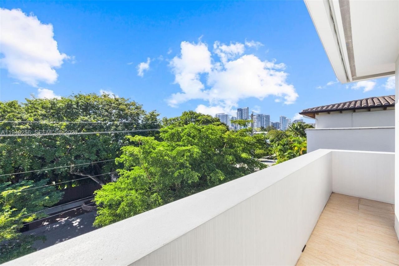 1317 NE 2nd St, Fort Lauderdale, FL 33301 Photo