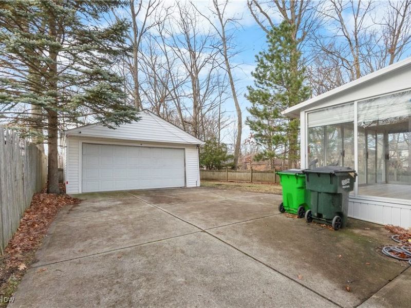 25031 Glenbrook Boulevard, Euclid, OH 44117 Photo 5