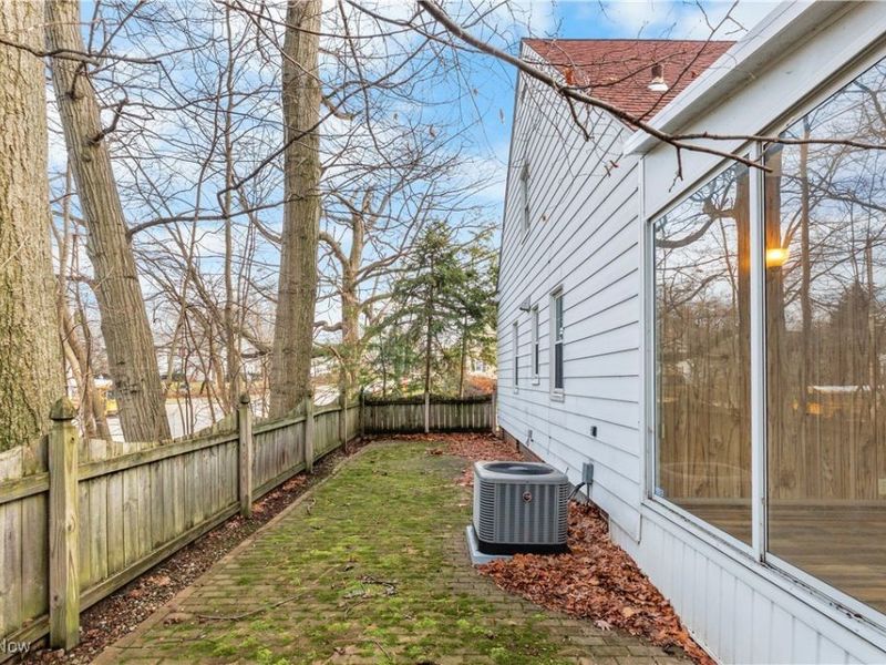 25031 Glenbrook Boulevard, Euclid, OH 44117 Photo 7