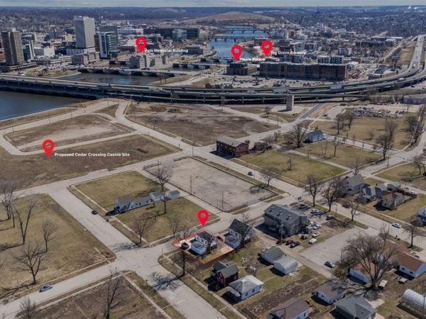 718 4th Street NW, Cedar Rapids, IA 52405