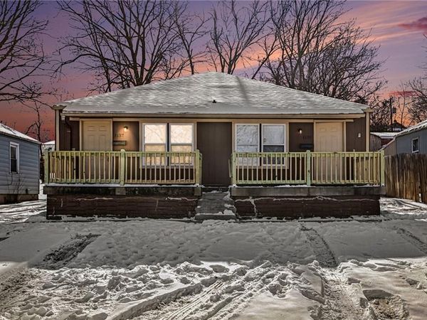 1137 OAKLAND Avenue, Kansas City, KS 66102