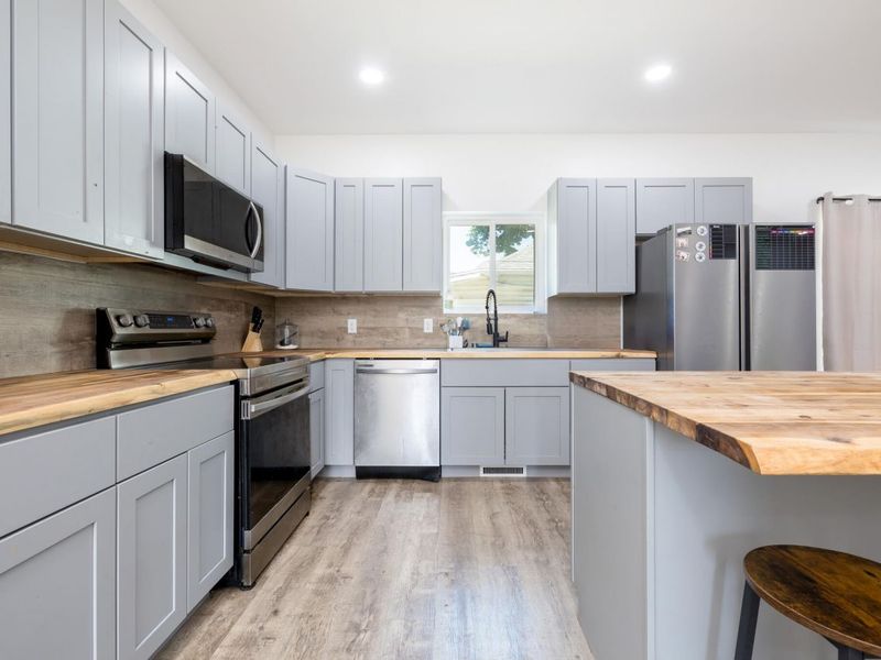 107 N Boggs Street, De Graff, OH 43318 Photo 7