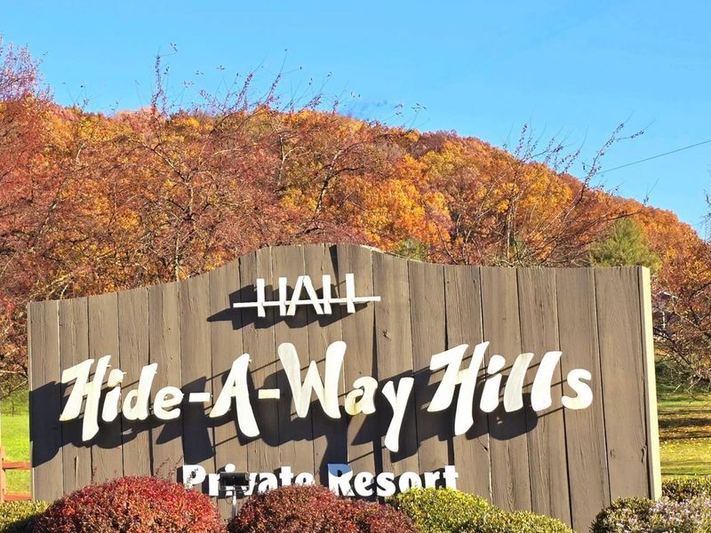 1767 Mohican Court , Hideaway Hills, OH 43107 Photo 8