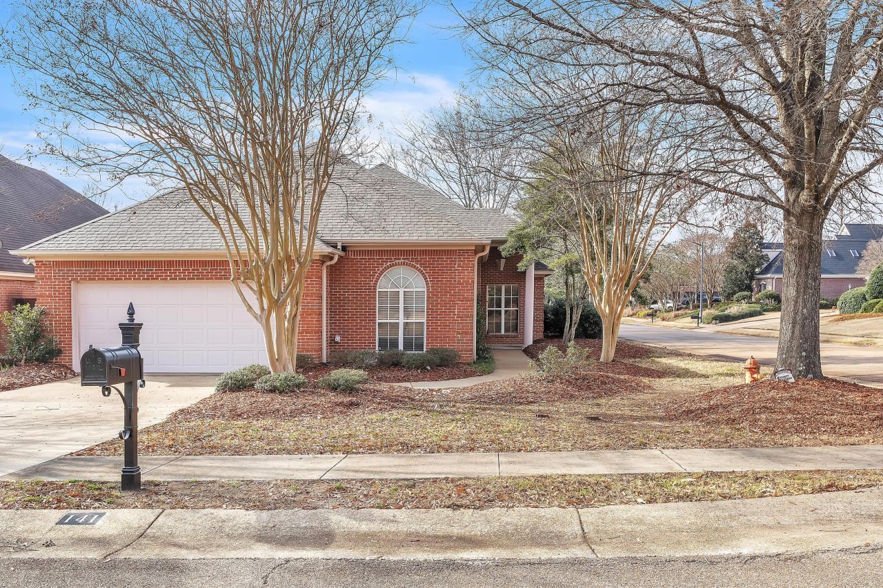 141 Dover Ct, Starkville, MS 39759 Main Photo