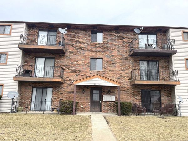 22405 Thomas Drive, Unit 2S, Richton Park, IL 60471