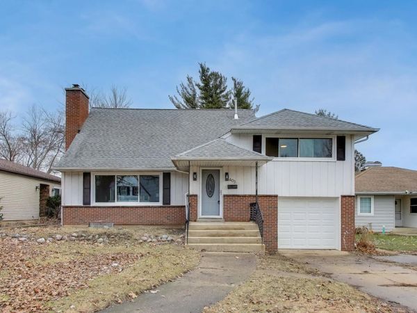 403 Dalton Avenue, Mundelein, IL 60060