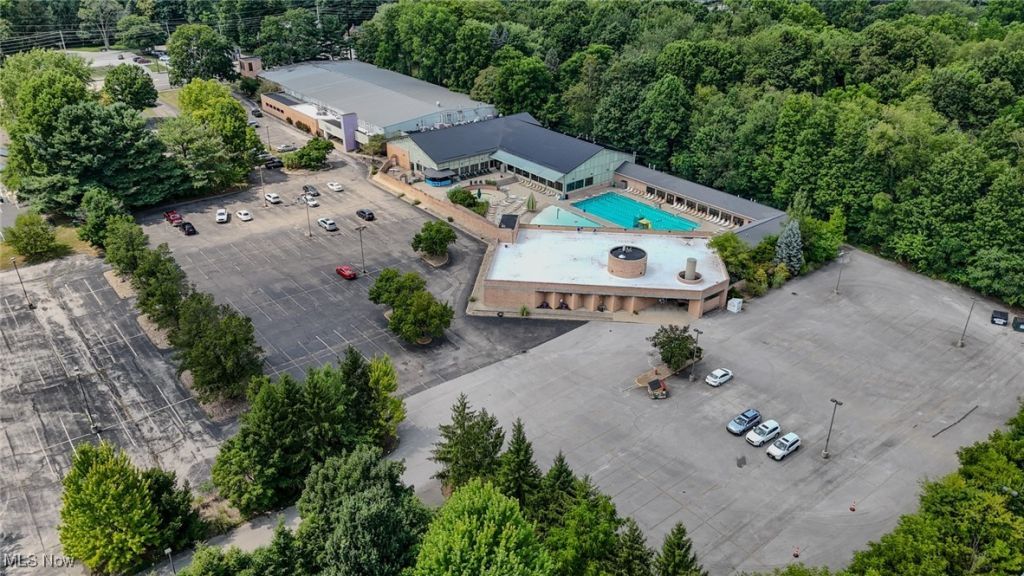 5133 Darrow Road, Hudson, OH 44236 Main Photo