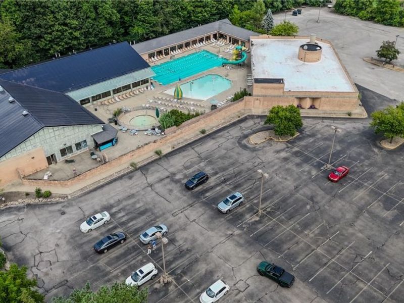 5133 Darrow Road, Hudson, OH 44236 Photo 4