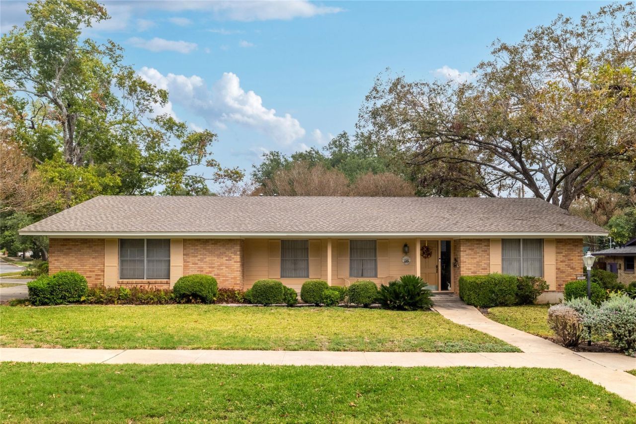 3004 White Rock Dr, Austin, TX 78757 Main Photo