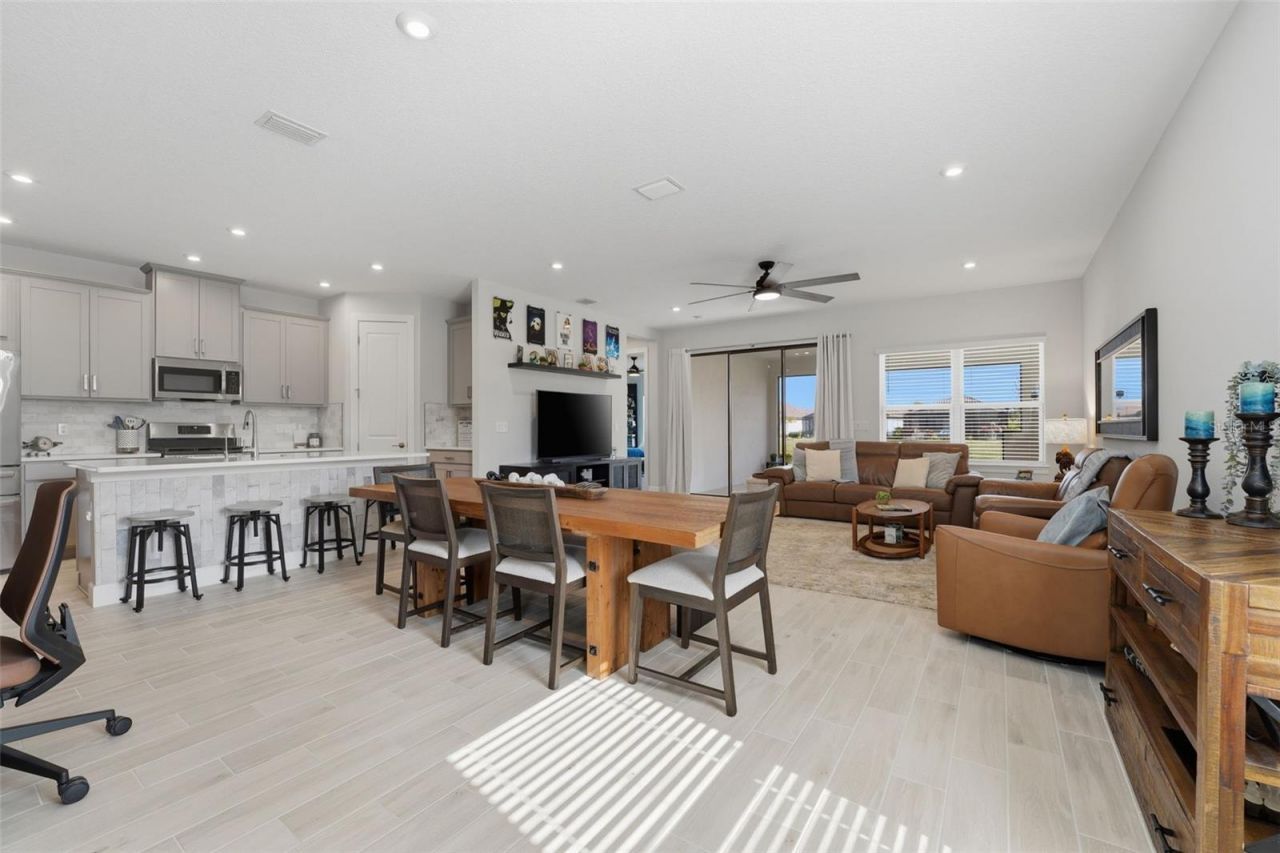 11104 Devonbridge Drive, Palmetto, FL 34221 Photo