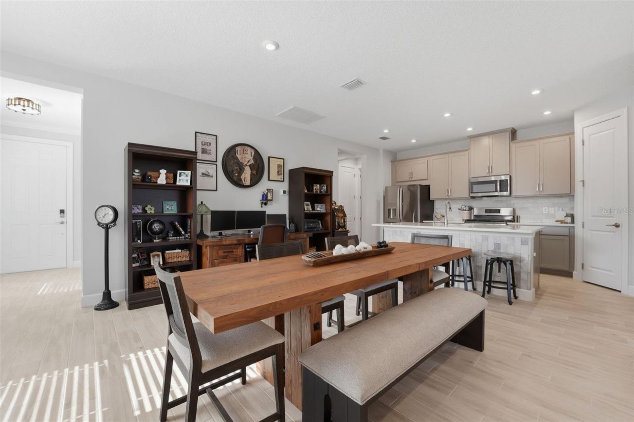 11104 Devonbridge Drive, Palmetto, FL 34221 Photo