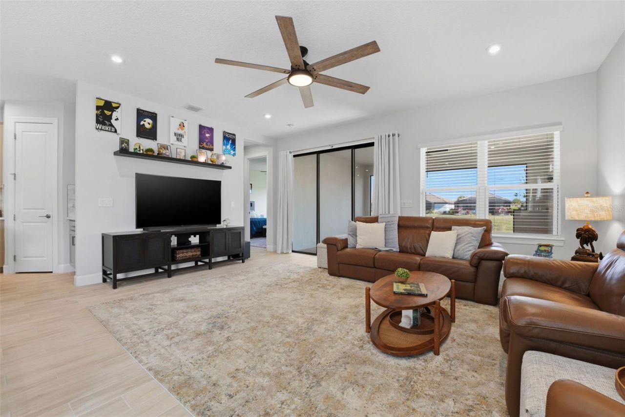 11104 Devonbridge Drive, Palmetto, FL 34221 Photo