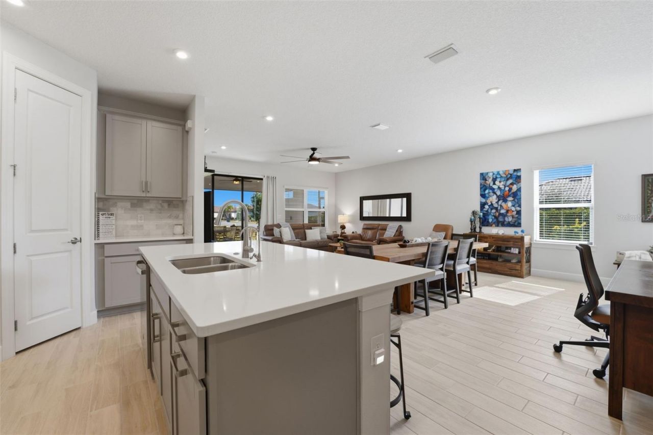 11104 Devonbridge Drive, Palmetto, FL 34221 Photo