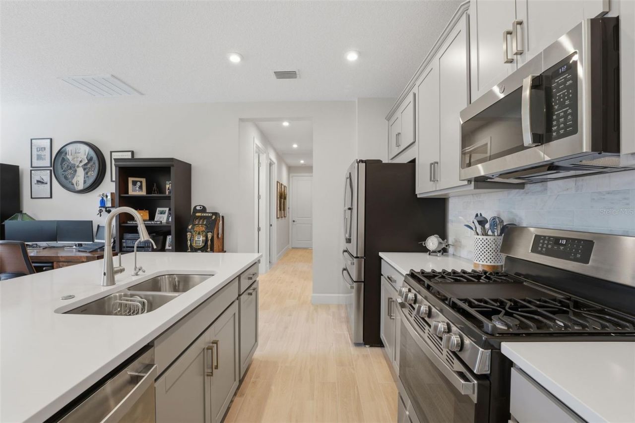 11104 Devonbridge Drive, Palmetto, FL 34221 Photo