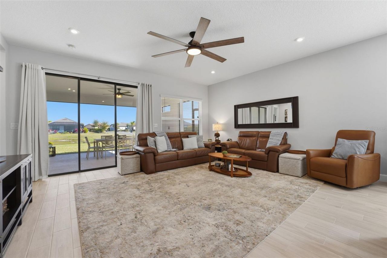 11104 Devonbridge Drive, Palmetto, FL 34221 Photo