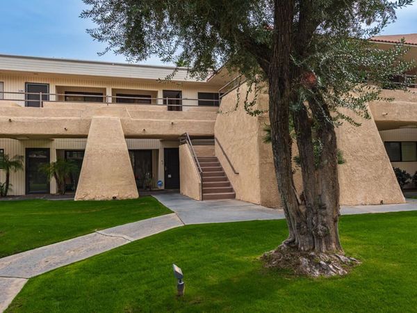 701 N Los Felices Circle W, Unit 208, Palm Springs, CA 92262