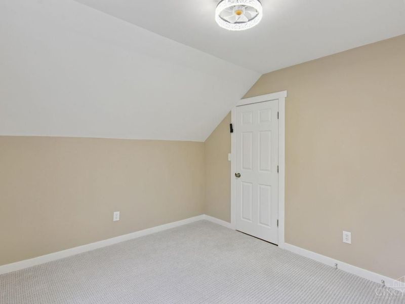 6721 Hillside Avenue, Cincinnati, OH 45233 Photo 20