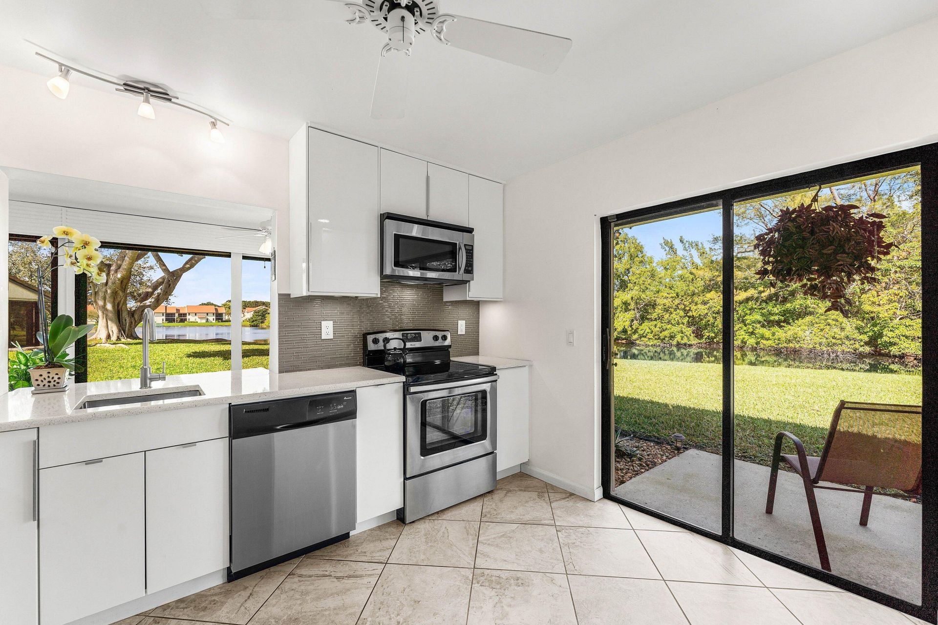 5574 Parkwalk Circle E, Boynton Beach, FL 33472 Photo