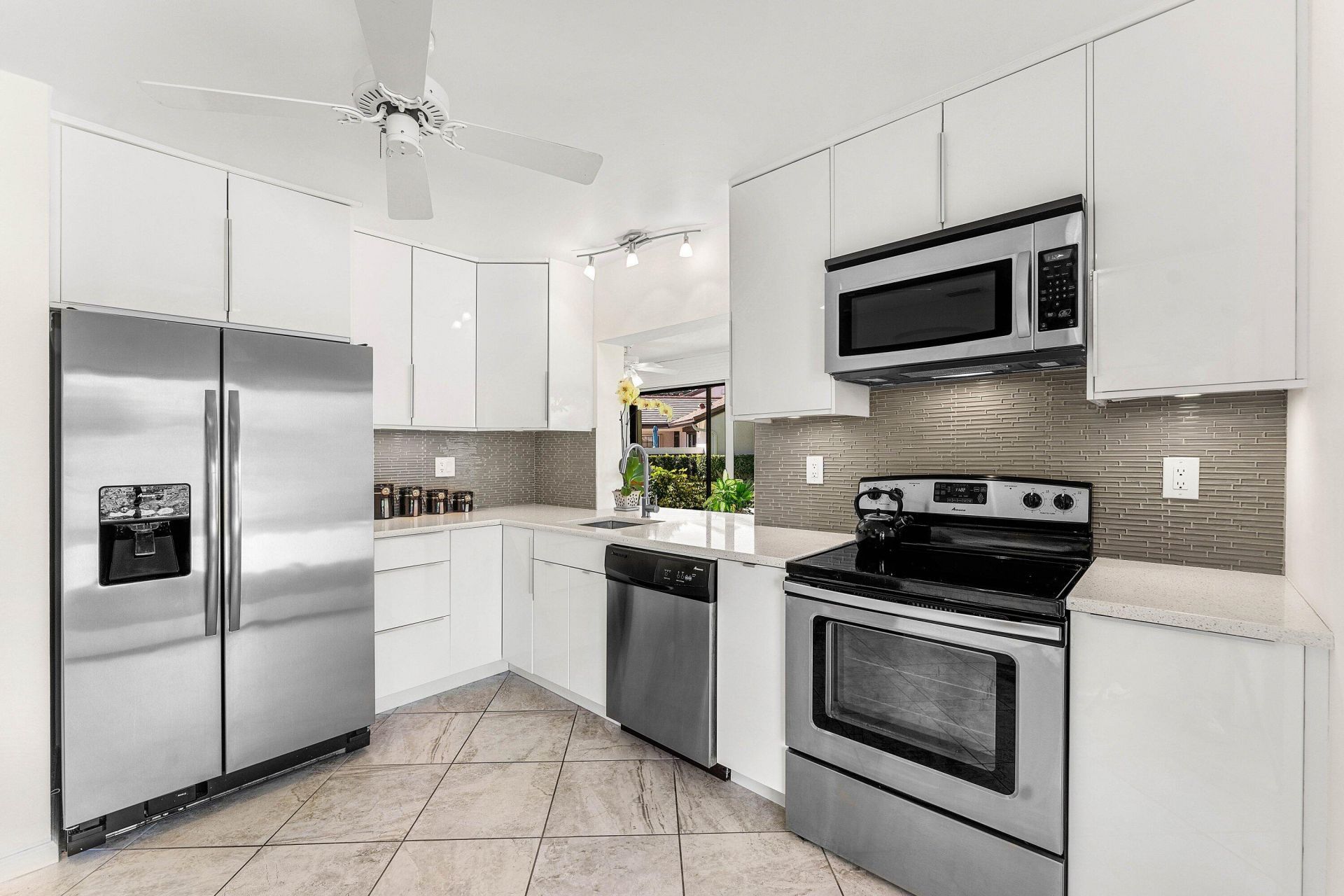 5574 Parkwalk Circle E, Boynton Beach, FL 33472 Photo