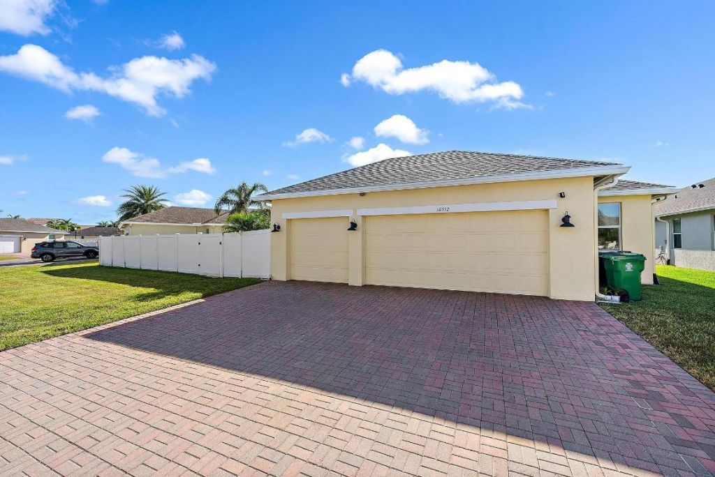 10352 SW Westlawn Boulevard, Port Saint Lucie, FL 34987 Photo