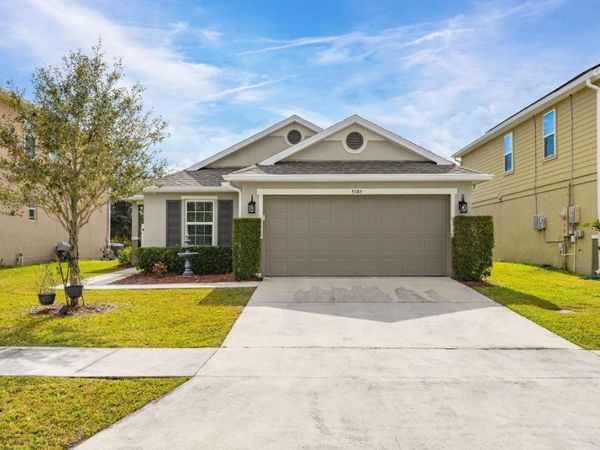 5580 NW Pine Trail Cir, Port St Lucie, FL 34983