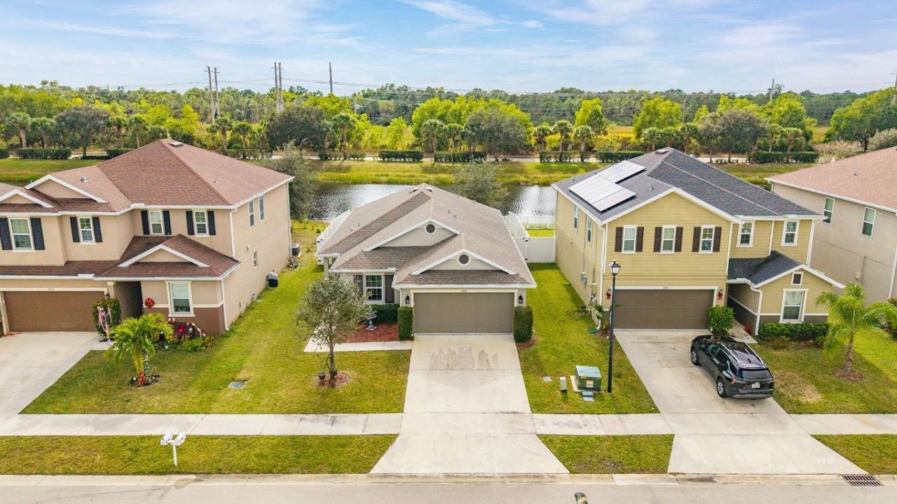 5580 NW Pine Trail Cir, Port Saint Lucie, FL 34983 Photo