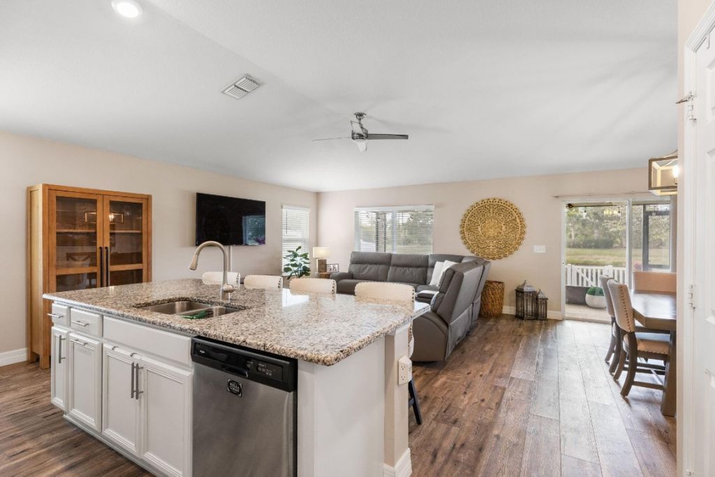 5580 NW Pine Trail Cir, Port Saint Lucie, FL 34983 Photo