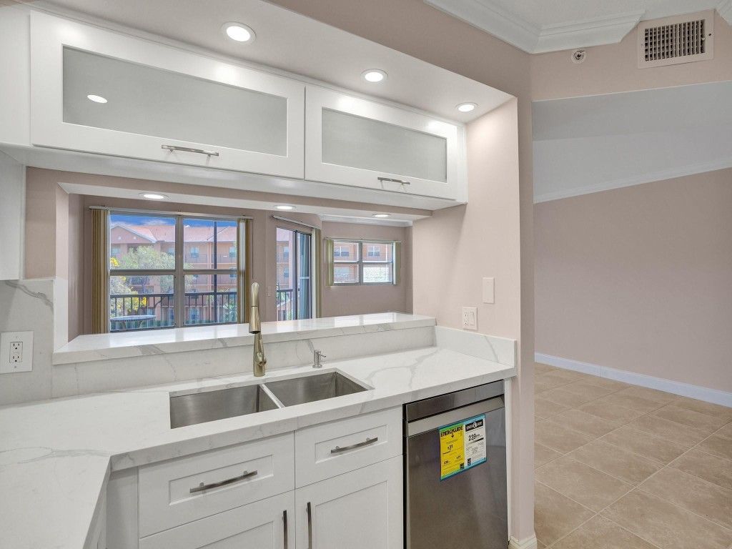 701 SW 142nd Avenue, Unit 311, Pembroke Pines, FL 33027 Photo