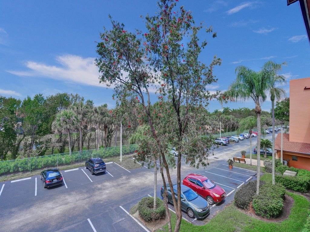 701 SW 142nd Avenue, Unit 311, Pembroke Pines, FL 33027 Photo