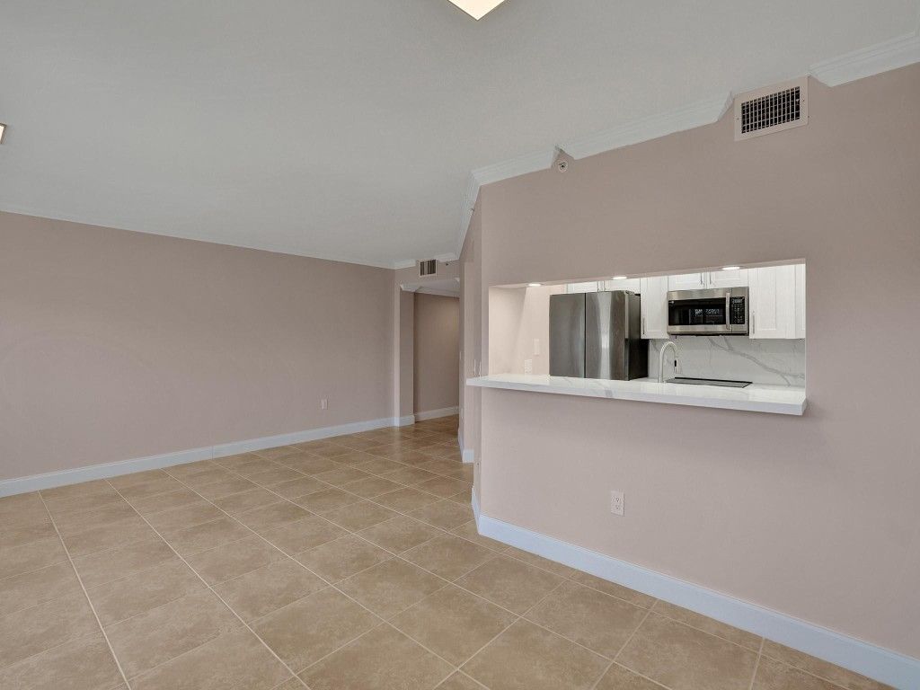 701 SW 142nd Avenue, Unit 311, Pembroke Pines, FL 33027 Photo