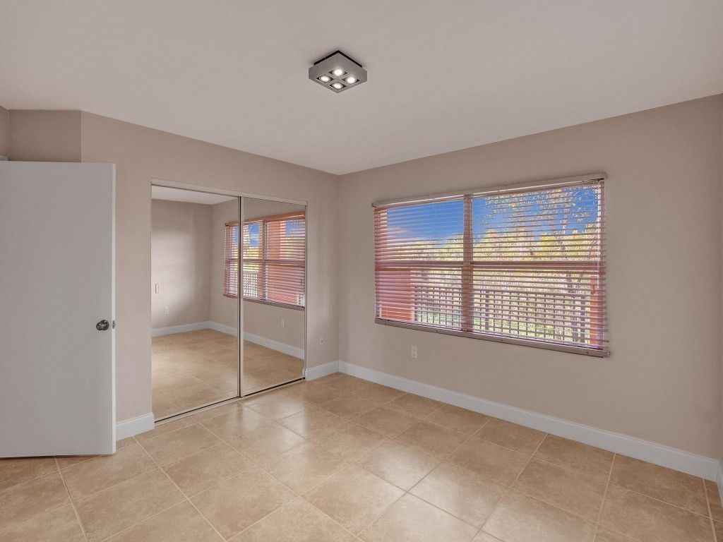 701 SW 142nd Avenue, Unit 311, Pembroke Pines, FL 33027 Photo